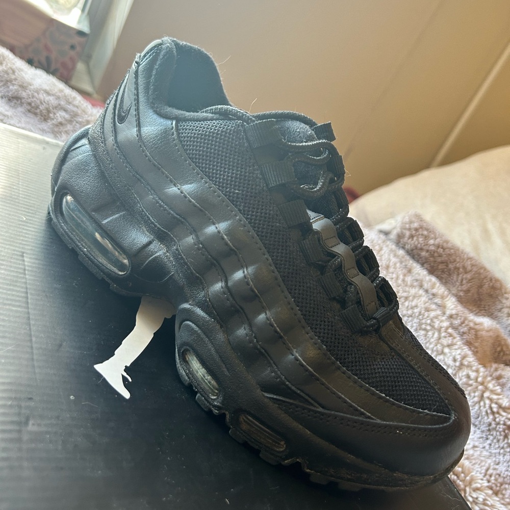 Nike air max 95 recraft (gs) size 5 youth.